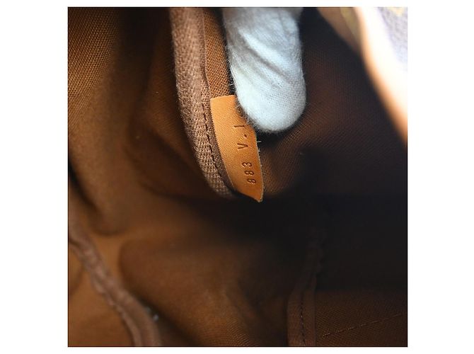 Louis Vuitton Saumur Monogram 43 Marrone - vista 4
