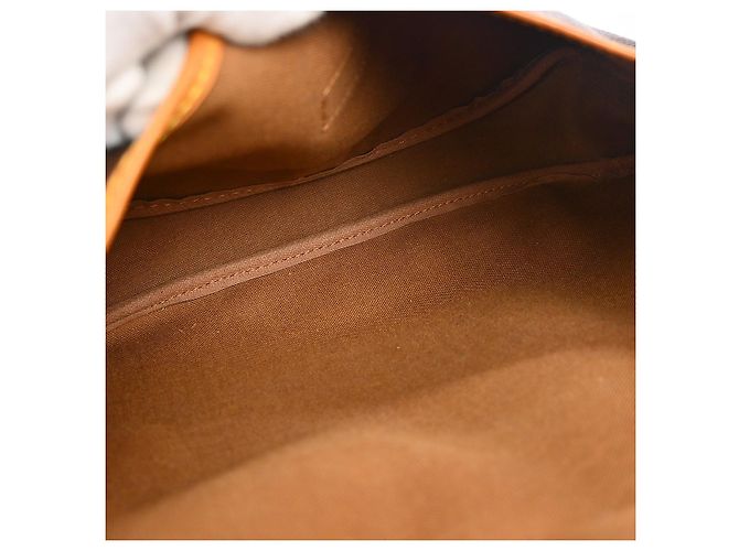 Louis Vuitton Saumur Monogram 30 Marrone - vista 3