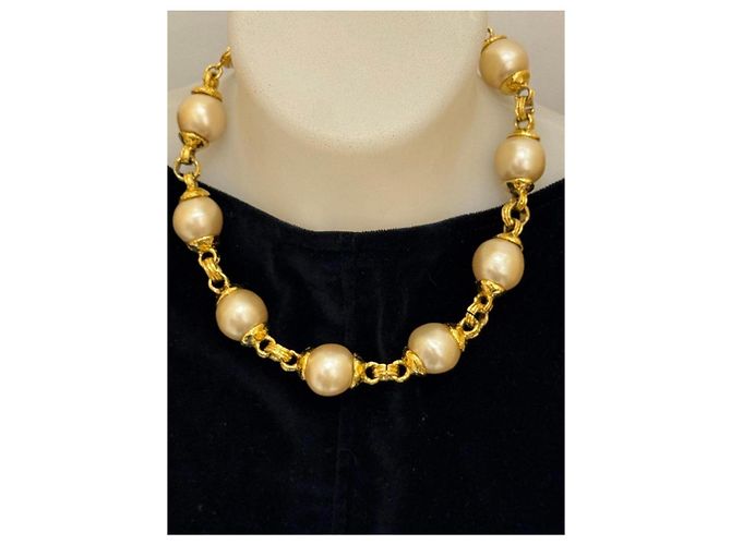 Chanel Perlenkette mit goldfarbenem Metall Golden - Ansicht 3