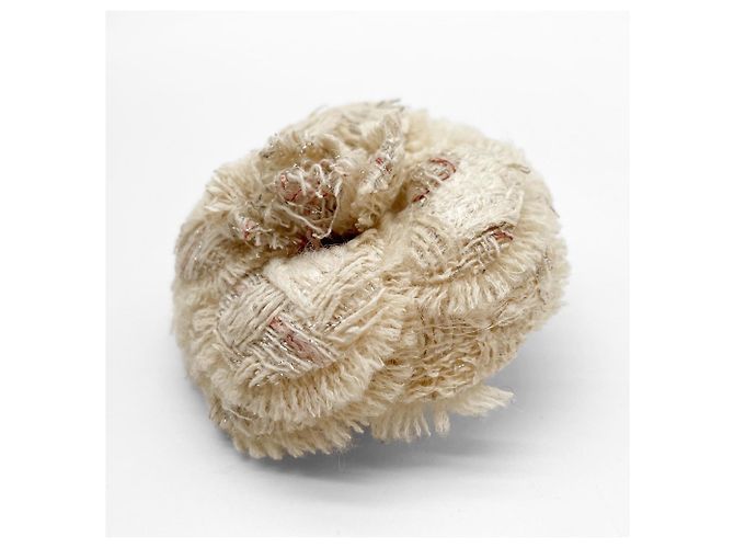 Spilla Corsage Camelia Chanel Bianco Beige - vista 3