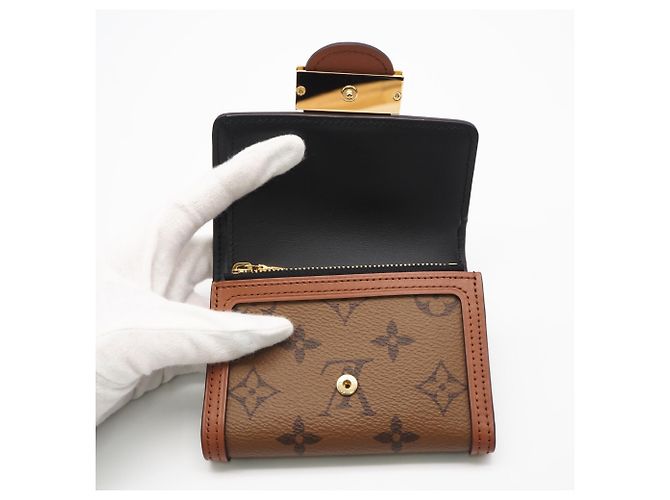 Louis Vuitton Monogram Reverse Portefeuille Dauphine Compact Wallet Marrone Beige - vista 9