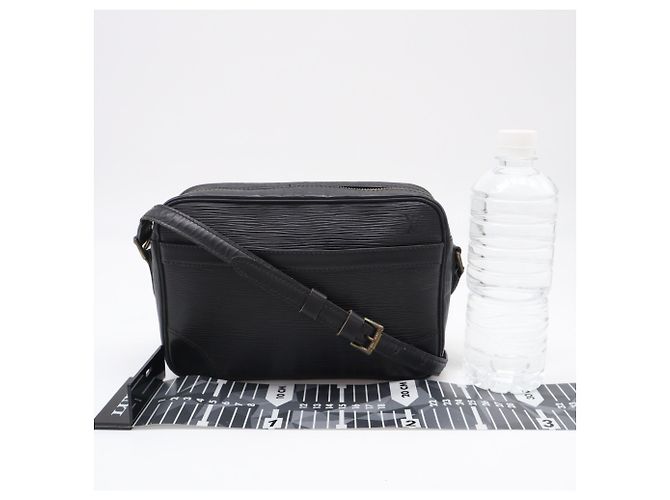 Borsa a tracolla Louis Vuitton Epi Trocadero Noir Nero - vista 3