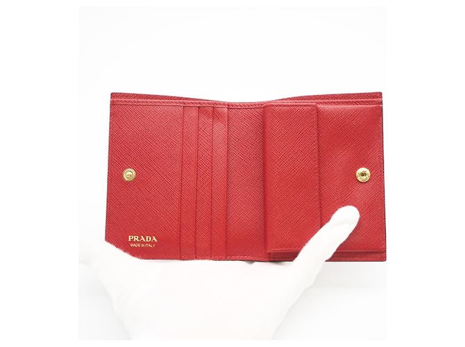 Portefeuille bi-fold Prada Saffiano Triangle Noir Rouge - vue 10