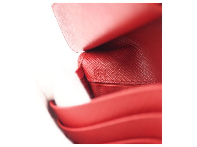 Portefeuille bi-fold Prada Saffiano Triangle Noir Rouge - vue 14