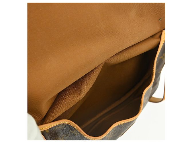 Louis Vuitton Saumur Monogram 30 Marrone - vista 3