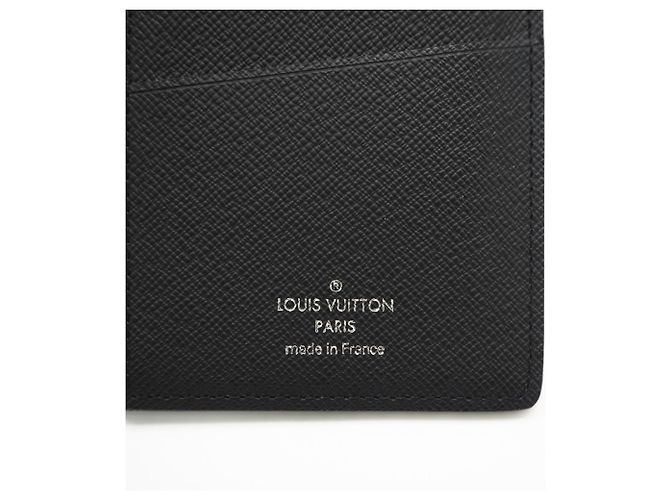 Louis Vuitton Taiga Portefeuille Brazza Long Wallet Nero - vista 15