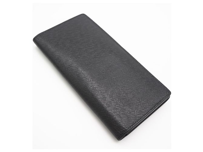 Louis Vuitton Taiga Portefeuille Brazza Long Wallet Nero - vista 2