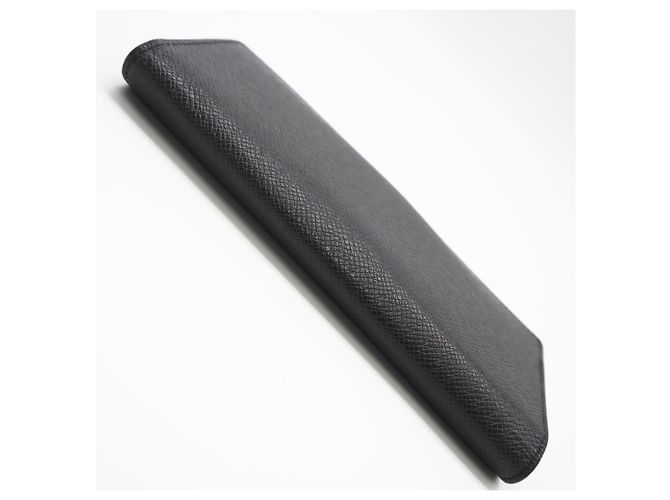Louis Vuitton Taiga Portefeuille Brazza Long Wallet Nero - vista 5