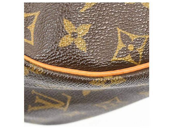Louis Vuitton Saumur Monogram 35 Marrone - vista 5