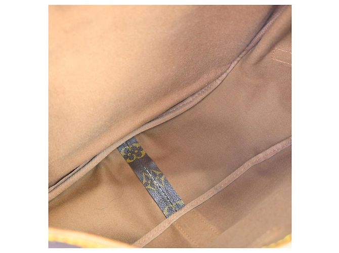 Louis Vuitton Saumur Monogram 35 Marrone - vista 3