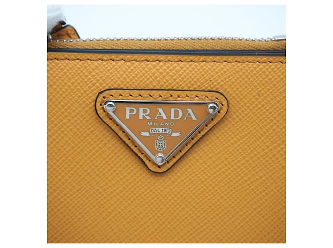 Cartera Prada Saffiano Triangle Naranja - vista 10