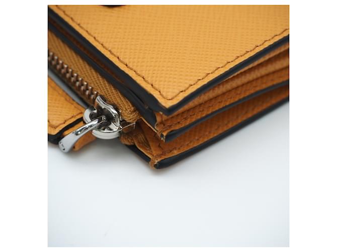 Cartera Prada Saffiano Triangle Naranja - vista 9