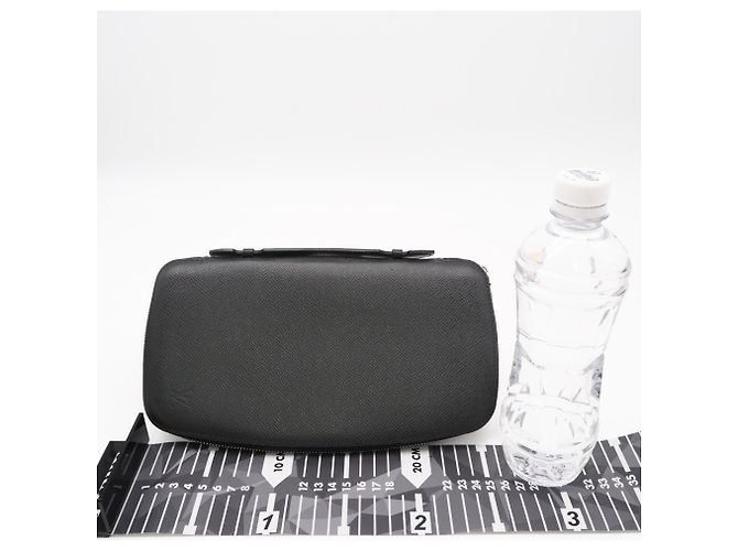 Louis Vuitton Taiga Organizer Long Wallet Black - view 3