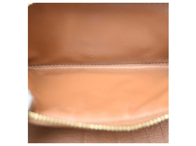 Louis Vuitton Amelia Mahina Leather Marrone - vista 5