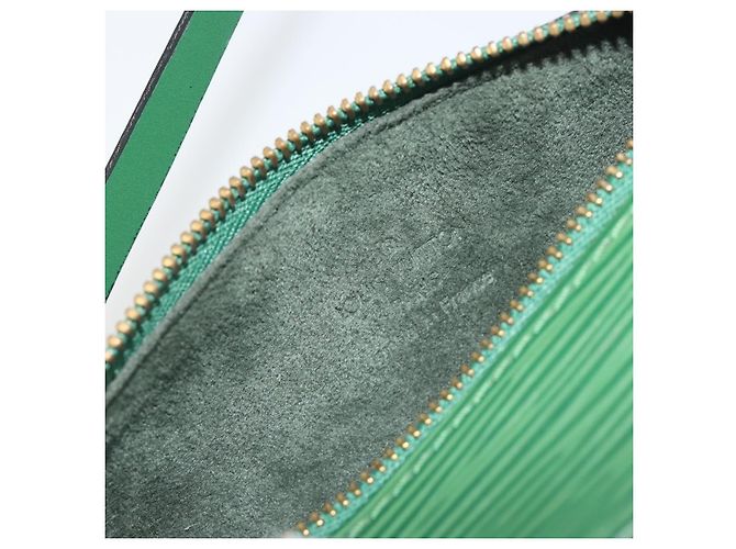 Louis Vuitton Soufflot Pochette Epi Leather Verde - vista 6