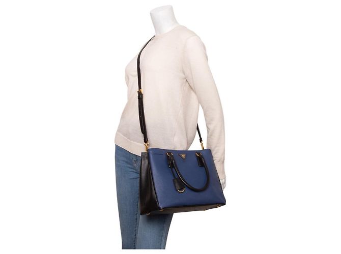 Borsa Tote Prada Saffiano Lux Medium Galleria Blu/Nero - vista 13