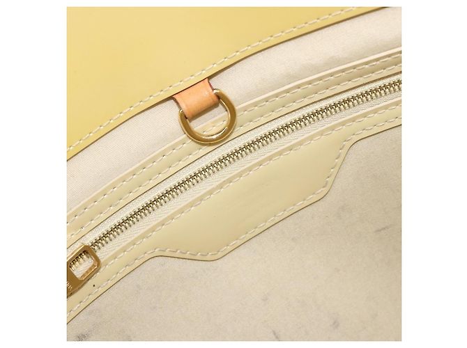 Louis Vuitton Catalina Monogram Vernis PM Giallo - vista 6