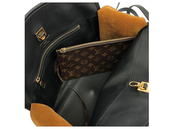 Borsa a tracolla Louis Vuitton City Steamer Soft MM M12005 Nero - vista 7