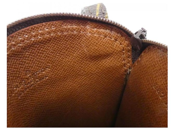 Louis Vuitton Monogram Pochette Secret M45484 Accessory Pouch Marrone - vista 7
