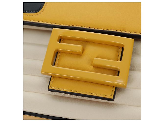 FENDI Dragonite FENDIxFRGMTxPOKMON Mamma Baguette Leather Yellow Auth 167542SM Argento Giallo - vista 21