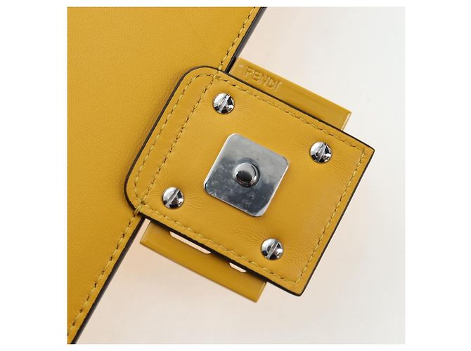 FENDI Dragonite FENDIxFRGMTxPOKMON Mamma Baguette Leather Yellow Auth 167542SM Argento Giallo - vista 24