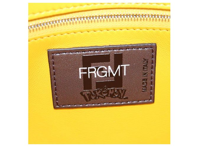 FENDI Dragonite FENDIxFRGMTxPOKMON Mamma Baguette Leather Yellow Auth 167542SM Argento Giallo - vista 26