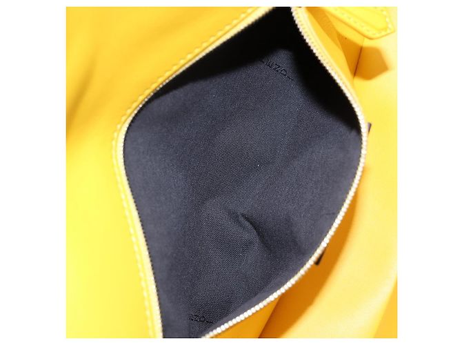 FENDI Dragonite FENDIxFRGMTxPOKMON Mamma Baguette Leather Yellow Auth 167542SM Argento Giallo - vista 31