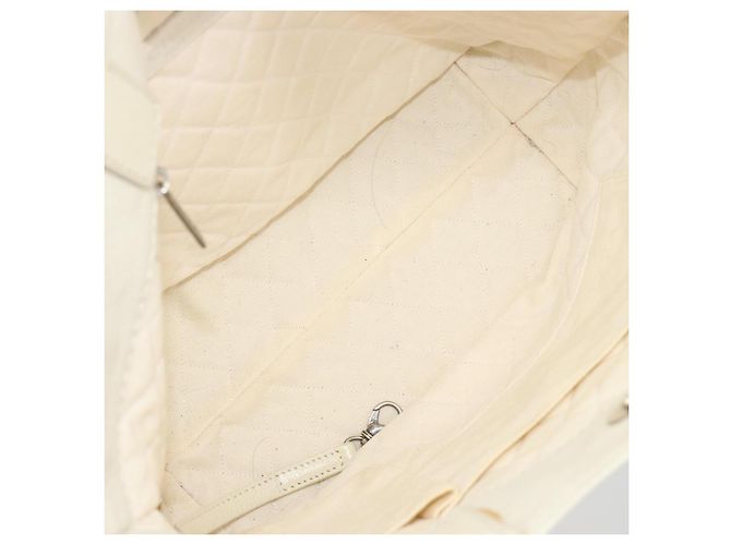 CHANEL Tote Bag aus Lochleder Weiß Silber CC Auth 198721A - Ansicht 16