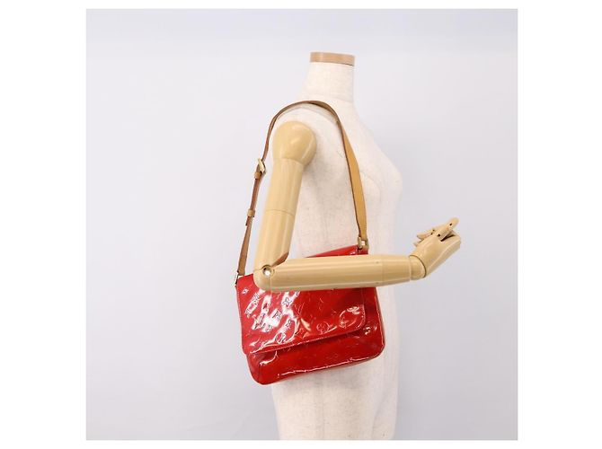 LOUIS VUITTON Monogram Vernis Thompson Street Bag Red Rouge M91094 Auth 197460 Rosso - vista 24