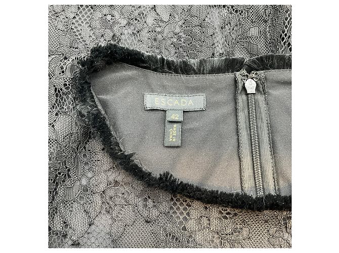 Escada Langarmkleid aus schwarzer Spitze - vue 4