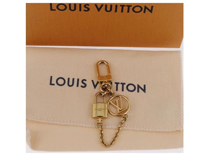 LOUIS VUITTON Micro Charm LV Padlock Charm metallo Gold M01555 LV Auth BA15232V D'oro - vista 8