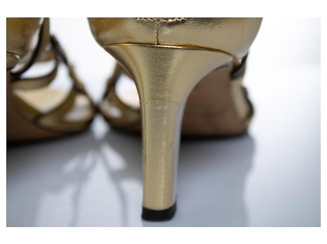 Jimmy Choo, sandali caged in oro D'oro - vista 9