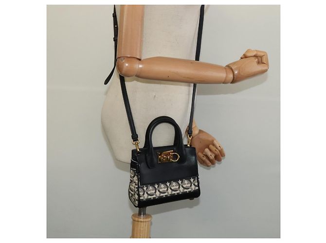 Borsa Salvatore Ferragamo Gancini in pelle 2way Nero Oro Auth 131643V D'oro - vista 22