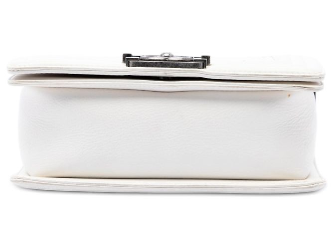Chanel Boy Flap Crossbody Bag Small aus weißem Kalbsleder mit Doppelnaht - Ansicht 3