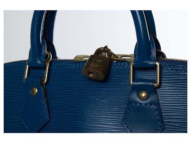 Louis Vuitton, borsa Alma epi in pelle blu - vista 10