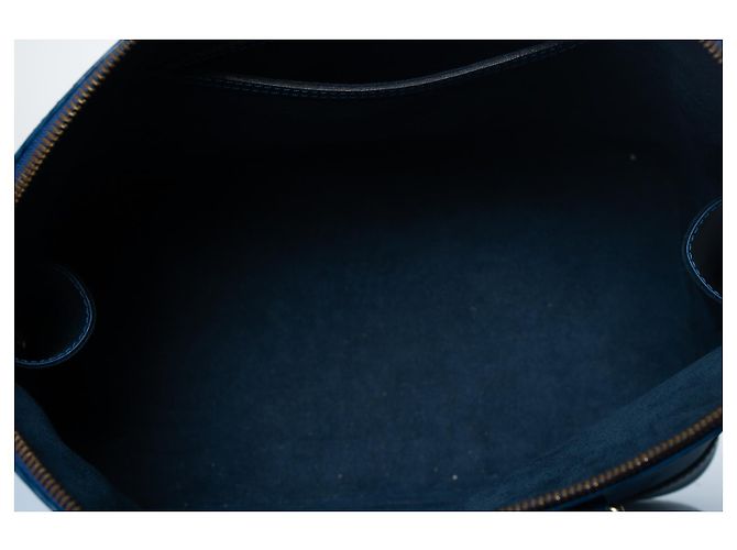 Louis Vuitton, borsa Alma epi in pelle blu - vista 8