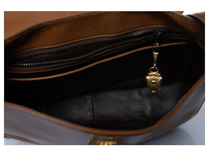 Gucci, Vintage Cognac GG Verschluss-Tasche Braun - Ansicht 9
