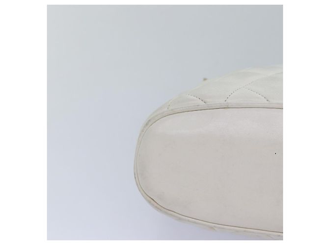 Borsa a tracolla CHANEL Matelasse con catena in pelle bianca CC Auth 76482 Bianco - vista 14