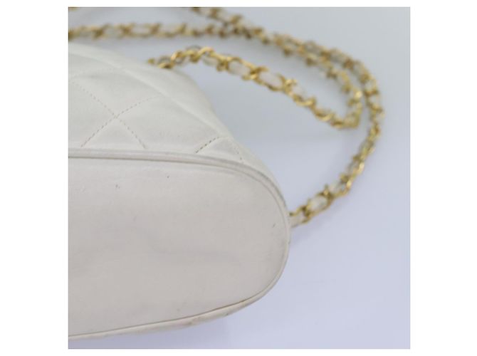 Borsa a tracolla CHANEL Matelasse con catena in pelle bianca CC Auth 76482 Bianco - vista 15