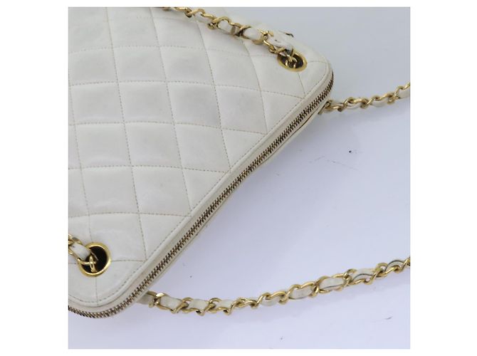 Borsa a tracolla CHANEL Matelasse con catena in pelle bianca CC Auth 76482 Bianco - vista 6