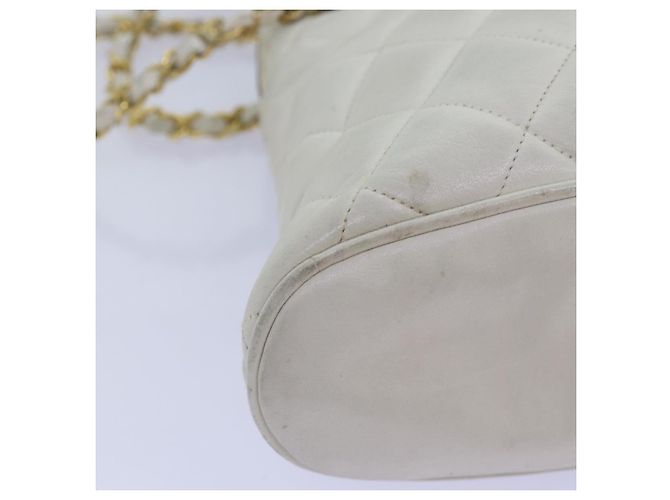 Borsa a tracolla CHANEL Matelasse con catena in pelle bianca CC Auth 76482 Bianco - vista 9