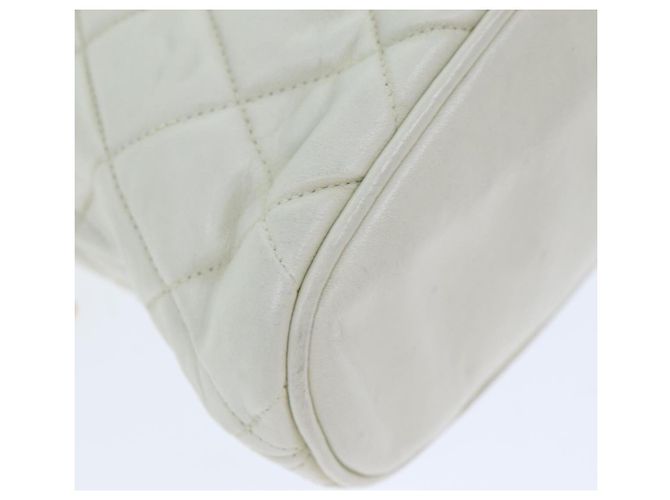 Borsa a tracolla CHANEL Matelasse con catena in pelle bianca CC Auth 77469 Bianco - vista 16