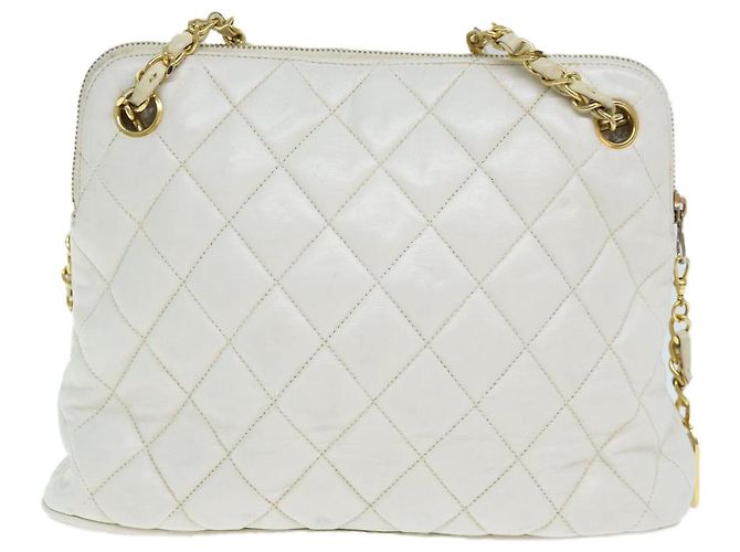 Borsa a tracolla CHANEL Matelasse con catena in pelle bianca CC Auth 77469 Bianco - vista 2