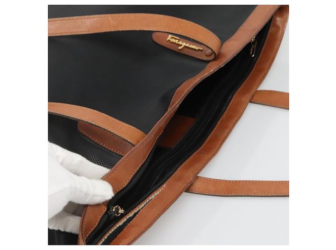 Borsa Tote Salvatore Ferragamo PVC Pelle Nero Oro Auth ar13392 - vista 6