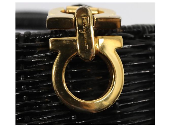 Borsa Salvatore Ferragamo Gancini in vimini nera e oro Auth 90245AM Nero D'oro - vista 17