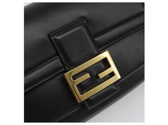 Borsa a tracolla FENDI baguette con catena in pelle nera e oro Auth yk20513SAV Nero D'oro - vista 19