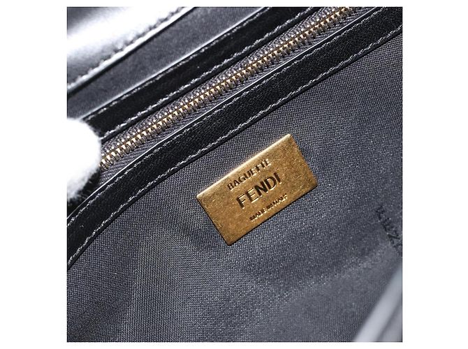 Borsa a tracolla FENDI baguette con catena in pelle nera e oro Auth yk20513SAV Nero D'oro - vista 21