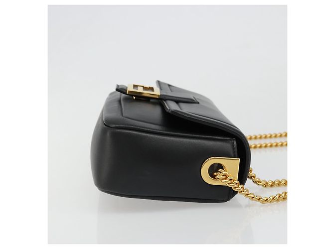 Borsa a tracolla FENDI baguette con catena in pelle nera e oro Auth yk20513SAV Nero D'oro - vista 3