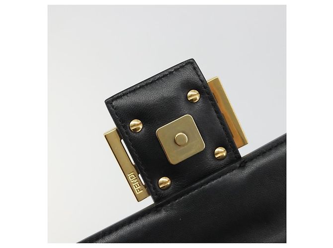 Borsa a tracolla FENDI baguette con catena in pelle nera e oro Auth yk20513SAV Nero D'oro - vista 9