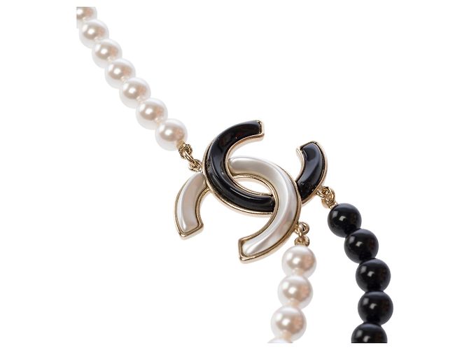 Gioielli CHANEL CC in Perla Nera - 103827 Nero - vista 4